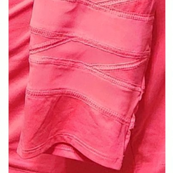 Livi Active Red Scoop Back Tunic with Mesh Design Sleeves size 26/28 - Picture 4 of 8
